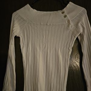 White knit sweater EUC